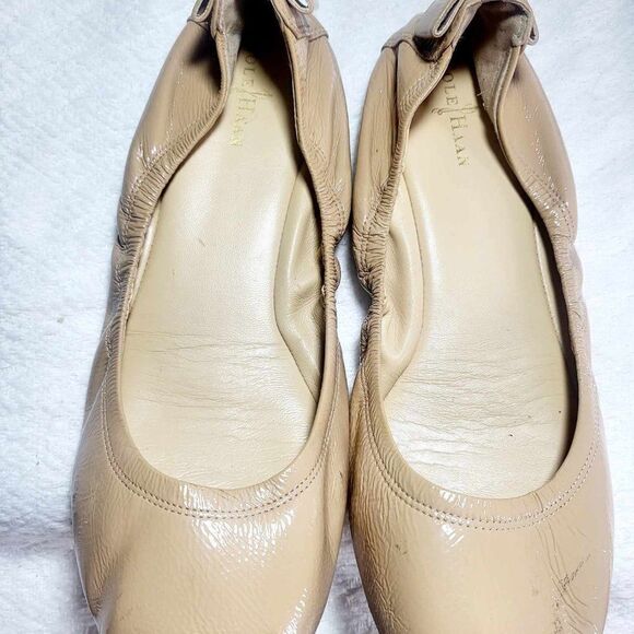 COLE HAAN flat ballet Cream Size 8 shoes lightly used. - Picture 1 of 10